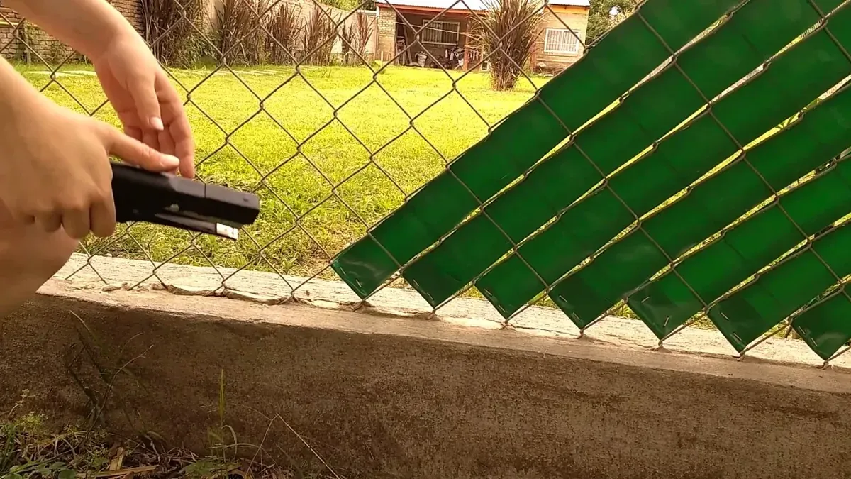 Imagen de Cómo Aplicar la Cinta Cubre Cerco en Tu Hogar